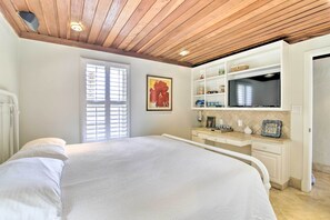 Apartment (3 Bedrooms) | Interior - Modern Beachfront Condo w/ Pool & Beach Access! (South Padre Island)