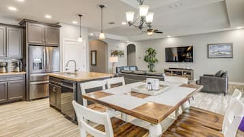House (3 Bedrooms) | Interior