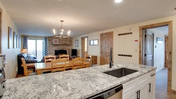 Apartment (3 Bedrooms) | Interior