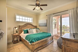 Casa (Multiple Bedrooms) | Interior