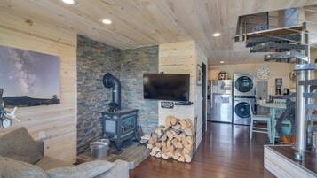 House (2 Bedrooms) | Front of property