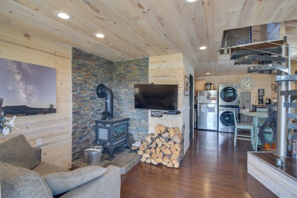 House (2 Bedrooms) | Front of property