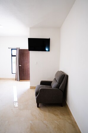 Romanttinen huone, 1 makuuhuone, näköala puutarhaan, piha-alue | Ylelliset vuodevaatteet, untuvapeitot, pillowtop-patjalliset sängyt