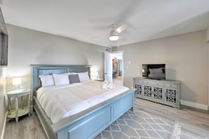 House (3 Bedrooms) | Interior - Updated Waterfront Escape w/ Dock & Fire Pit (Pensacola)