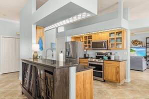 Frigorifero, microonde, forno, lavastoviglie