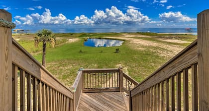 Bayfront Dauphin Island Home w/ Beach Access!