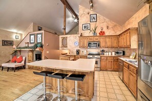 House (3 Bedrooms) | Interior - Cozy Home w/ Mountain Views Near Ouray Hot Springs (Ouray)