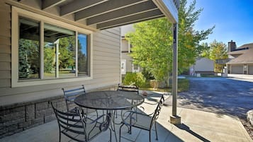 Apartment (2 Bedrooms) | Front of property