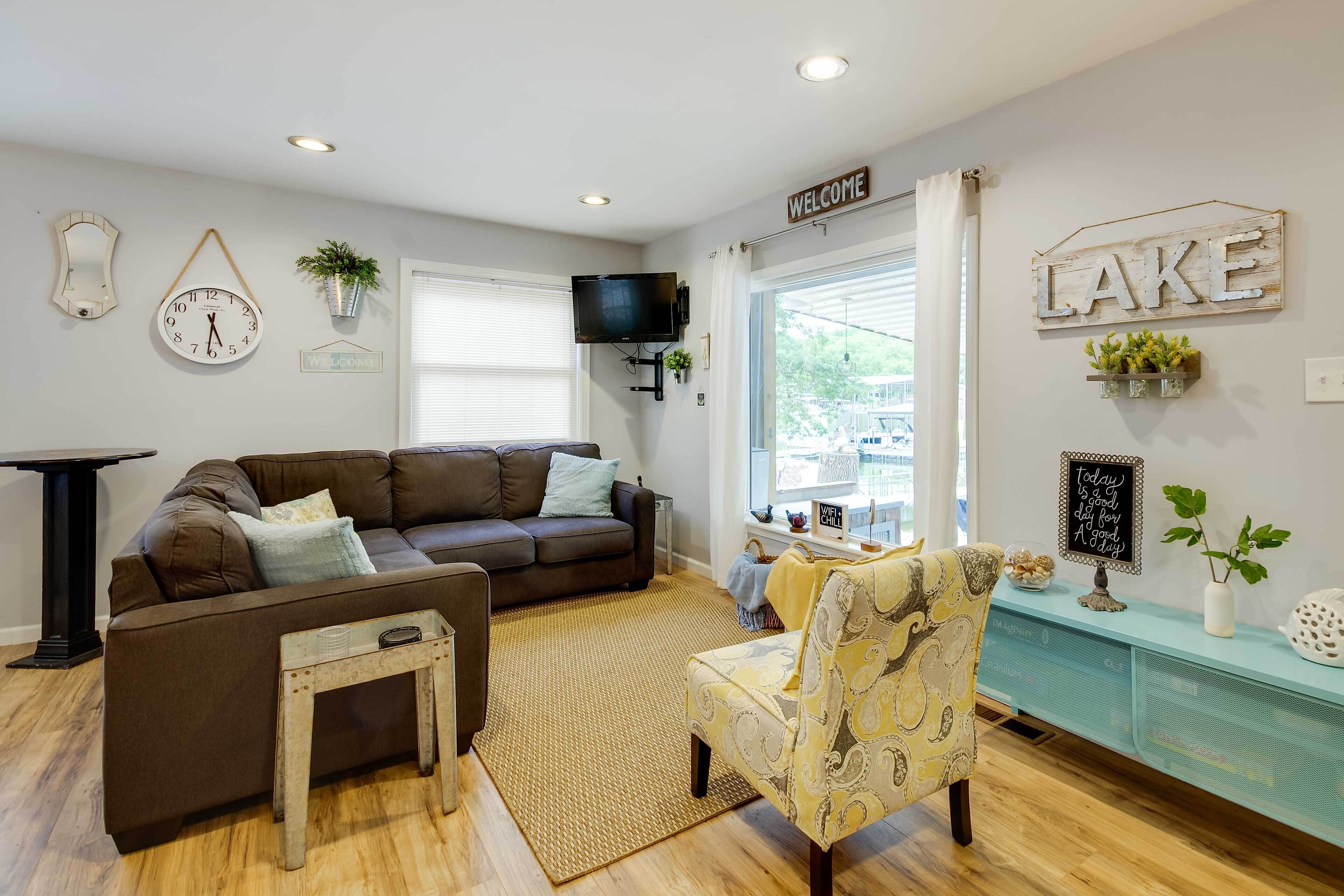 House (2 Bedrooms) | Front of property