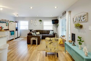 House (2 Bedrooms) | Interior