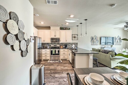 Brand-new Townhome Near Unt/twu & The Square!