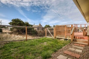 House (2 Bedrooms) | Interior - Shore Delight: Waldport Home + Deck, Walk to Beach (Waldport)