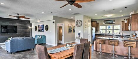 House (4 Bedrooms) | Front of property