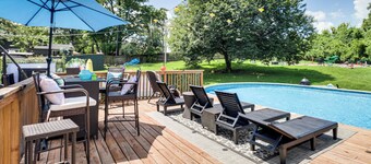 'hidden Paradise' on 5 Acres w/ Hot Tub & Deck!