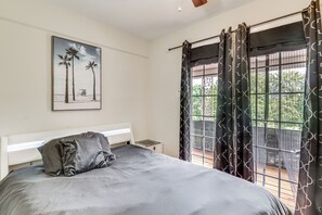 House (5 Bedrooms) | Interior - 'hidden Paradise' on 5 Acres w/ Hot Tub & Deck! (Florissant)