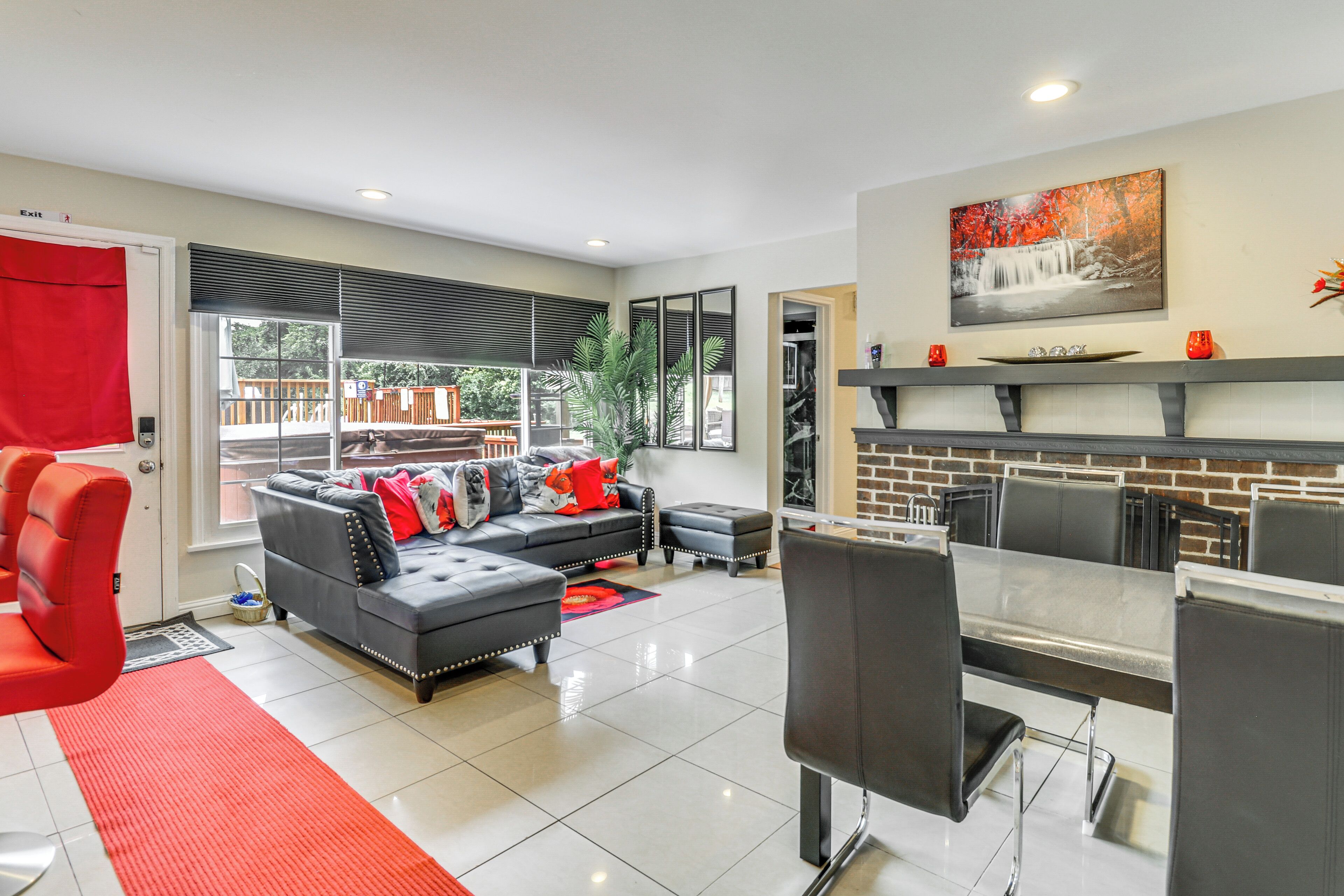 House (5 Bedrooms) | Front of property