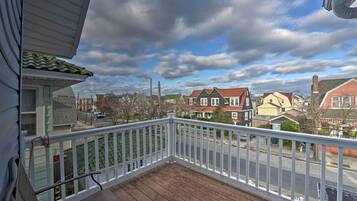 House (6 Bedrooms) | Interior