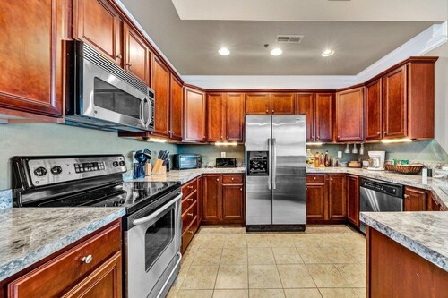 Two-Level Penthouse with stunning views of Smith Mountain Lake. 3 bed. 3.5 bath