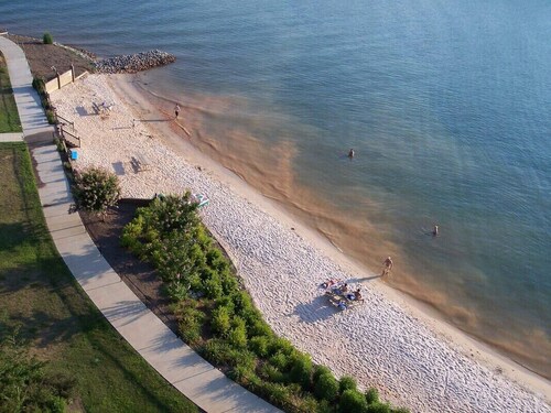 Two-Level Penthouse with stunning views of Smith Mountain Lake. 3 bed. 3.5 bath