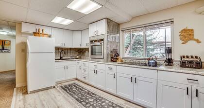 Anchorage Apt: Home Base for Alaska Adventure!