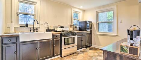 獨棟房屋 (2 Bedrooms) | 私人廚房 | 微波爐、烤箱、爐台、咖啡機/沖茶器