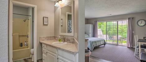 Apartment (0 Bedroom) | Interior