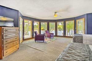 Interior - Sunrise Beach Waterfront Estate Great for Families (Sunrise Beach)