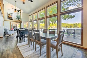 Interior - Sunrise Beach Waterfront Estate Great for Families (Sunrise Beach)