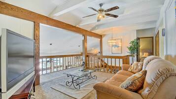 House (5 Bedrooms) | Interior