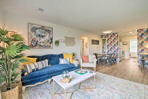 Interior - Cozy Branson Retreat w/ Balcony, 2 Mi to 76 Strip (Branson)