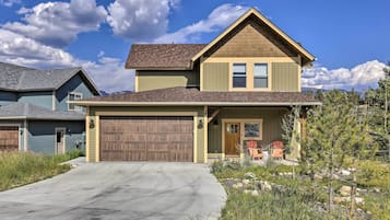 House (3 Bedrooms) | Front of property
