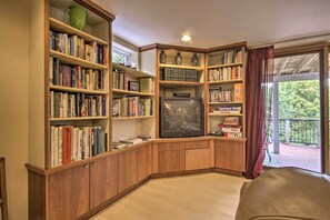 Apartment (2 Bedrooms) | Interior - Harpers Ferry Apartment w/ Private Pool & Hot Tub! (Harpers Ferry)