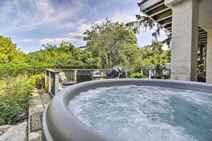 Apartment (2 Bedrooms) | Interior - Harpers Ferry Apartment w/ Private Pool & Hot Tub! (Harpers Ferry)