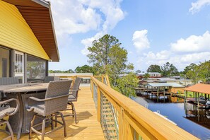 House (3 Bedrooms) | Interior - 'sunny Side Up' Canal-front Getaway w/ Dock! (Suwannee)