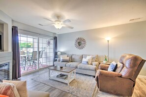 Interior - Screened Balcony w/ Views: Sleek Lake Ozark Gem! (Lake Ozark)