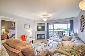 Front of property - Screened Balcony w/ Views: Sleek Lake Ozark Gem! (Lake Ozark)