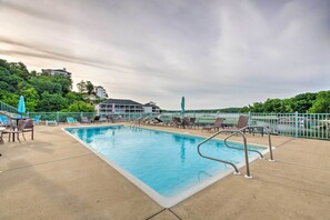 Apartment (2 Bedrooms) | Interior - Screened Balcony w/ Views: Sleek Lake Ozark Gem! (Lake Ozark)