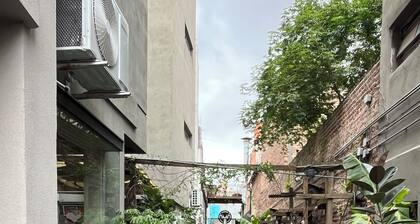 Trendy Loft in Güemes – Walk to Art, Bars & Antiques