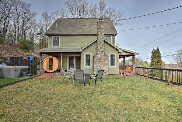 House (4 Bedrooms) | Front of property
