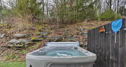 Large Yard + Games: Edgewater Escape in Paupack!