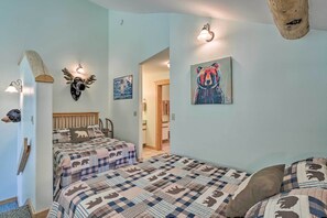 Interior - 6 Mi to Turquoise Lake: Retreat w/ Covered Deck! (Leadville)