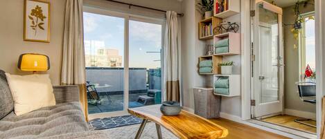 شقة (4 Bedrooms) | المنشأة من الداخل