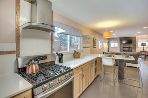 Apartment (2 Bedrooms) | Interior - 9 Mi to Dtwn: Quiet South Denver Apartment (Lakewood)