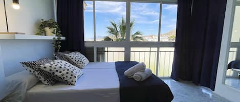 Fer et planche Ă repasser, lit parapluie, Wi-Fi gratuit, draps fournis