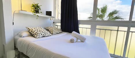 Fer et planche à repasser, lit de bébé portatif, accÚs au Wi-Fi (inclus)