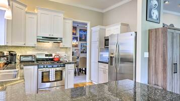 House (2 Bedrooms) | Interior