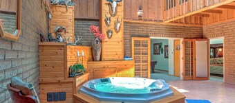 Spacious Alto House on 8 Private Acres w/ Hot Tub!