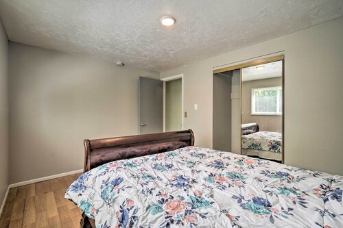 Pet-friendly Columbus Home w/ Fenced Backyard