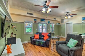 House (1 Bedroom) | Interior - Luxe Home w/ Backyard Paradise, 1 Mi to Beach! (Delray Beach)