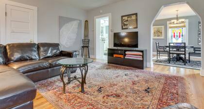 2 Mi to Washington Park: Convenient Denver Home!